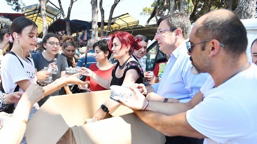 Başkan Erkek Aşure İkramında Bulundu (videolu)