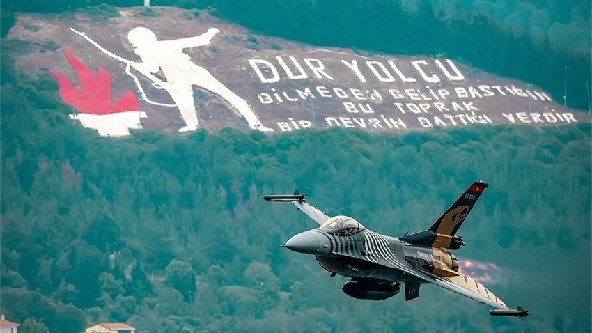 Çanakkale Semalarında SoloTürk Heyecanı