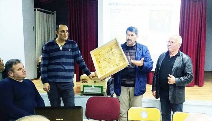 ARICILIK KURSUNU ZİYARET ETTİLER
