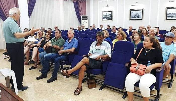 Feribot sırası nedeniyle kapanan yolun açılmasını istiyorlar