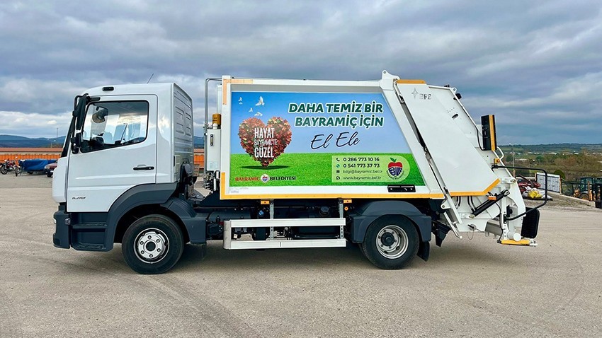 Bayramiç Belediyesi Temizlik Filosunu Yeni Çöp Kamyonlarıyla Güçlendirdi