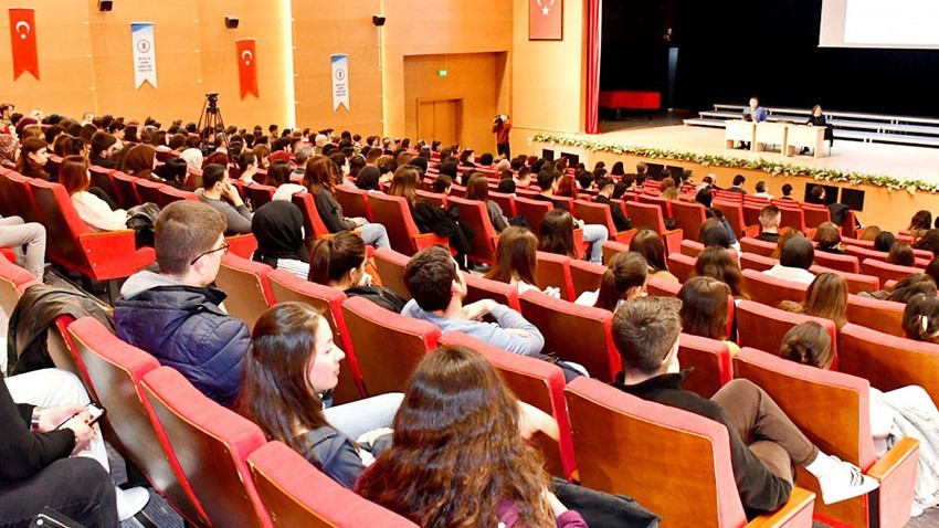 ÇOMÜ Bilim İletişimi Ofisi’nden “Deprem Gerçeğiyle Yüzleşmek” Paneli