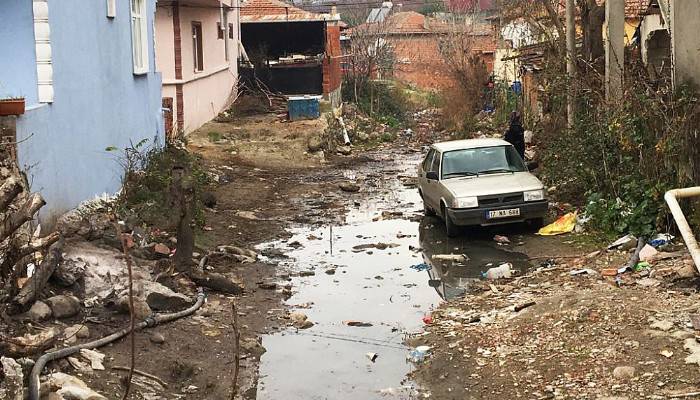 Yeniceköy sakinleri dere ıslahının yapılmasını bekliyor