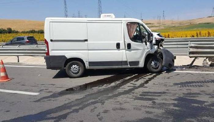 Gelibolu’daki Trafik Kazasında 2 Kişi Yaralandı