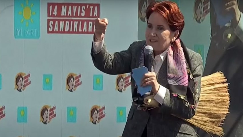 Akşener'den Çanakkale'de süpürgeli miting (VİDEO)