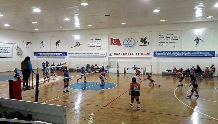 Genç Kızlar Voleybol Müsabakaları başladı