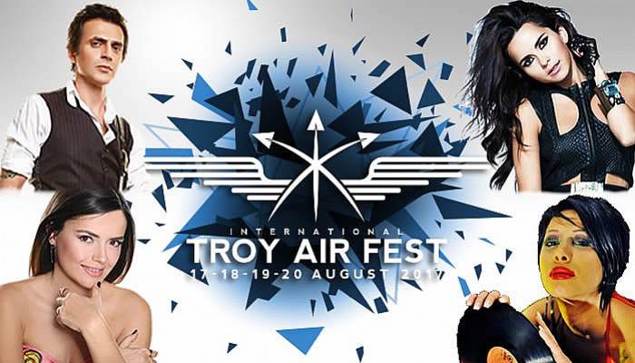 Umurbey'de Yıldızlar Geçidi