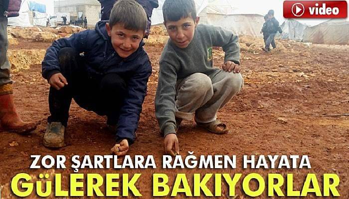 Zor şartlara rağmen hayata gülerek bakıyorlar