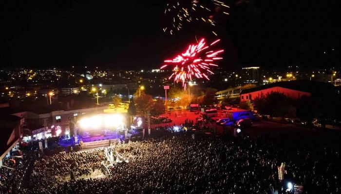 Kurtuluşun 100. Yıl Konserinde Çan’da Hande Yener Sahne Aldı