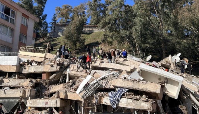 Depremde 12 bin 873 can kaybı