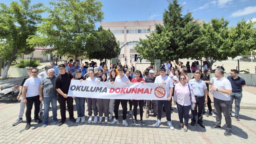 Bayramiç’ li Veliler, Okul Birleştirme Kararına İsyan Etti  