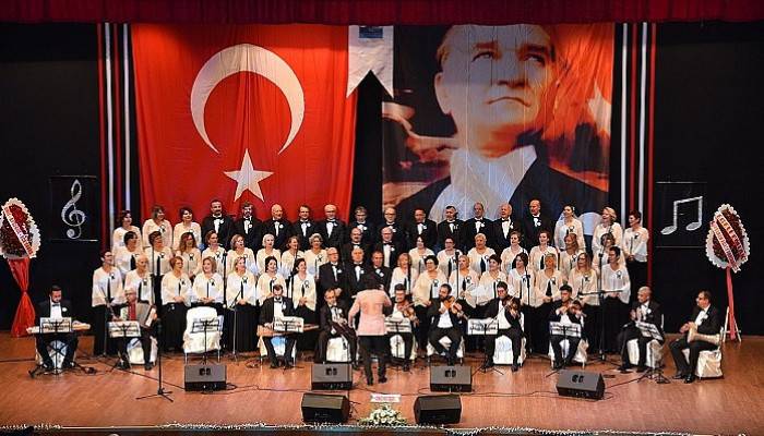 Akben ve TSM Korosu’ndan muhteşem konser