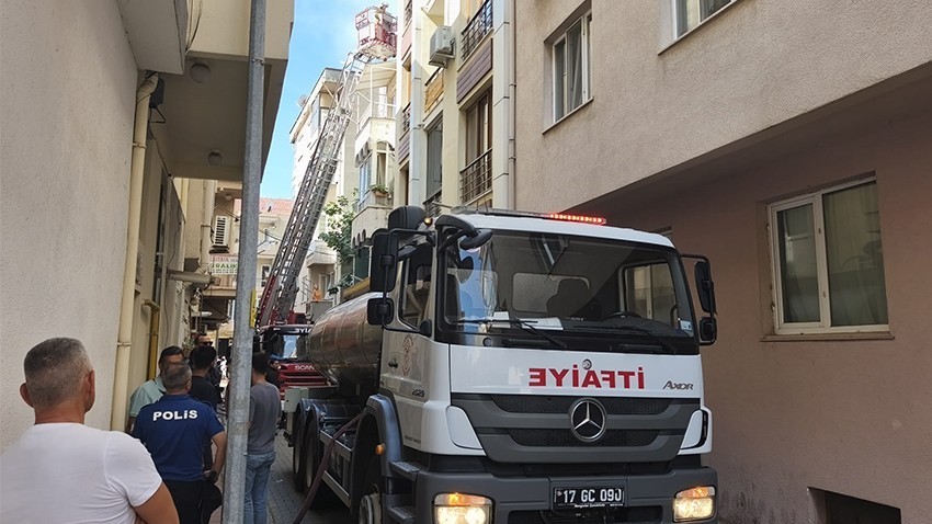 Çanakkale’de çatı yangını korkuttu