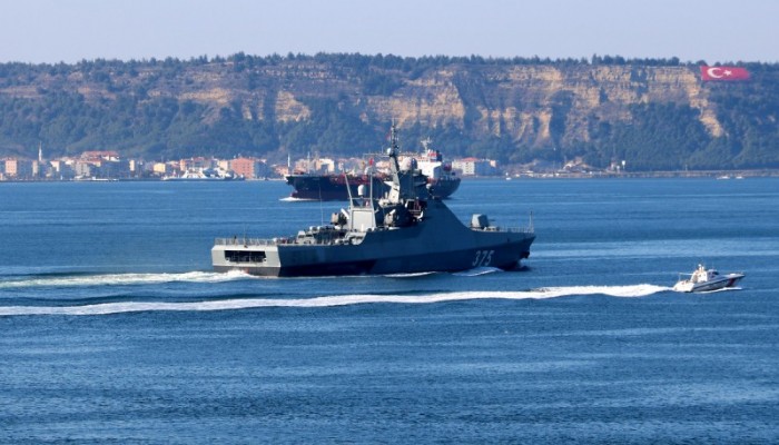 Rus savaş gemisi 'Dmitry Rogachev' Çanakkale Boğazı'ndan geçti (VİDEO)