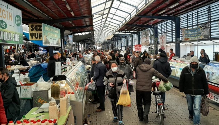 Vatandaş Markette Umduğunu Pazarda Buluyor