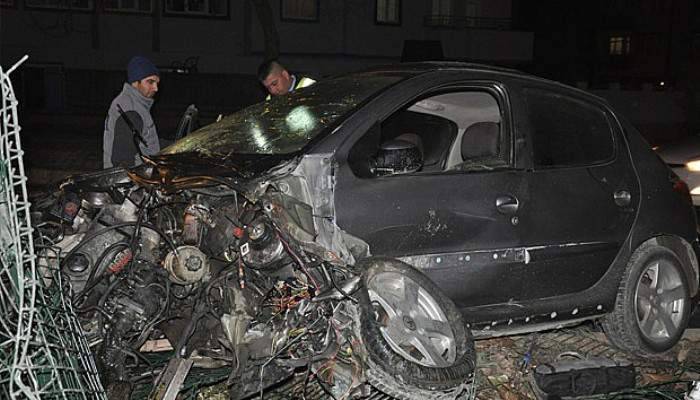 Paramparça olan araçtan sağ çıktılar