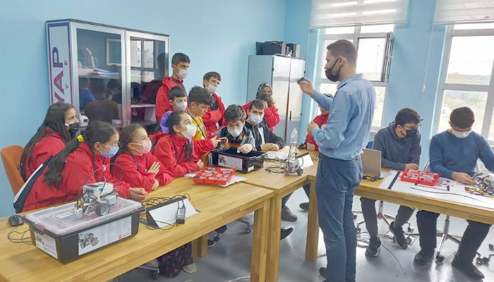 Erzurumlu Öğrenciler Dene Yap Atölyesinde