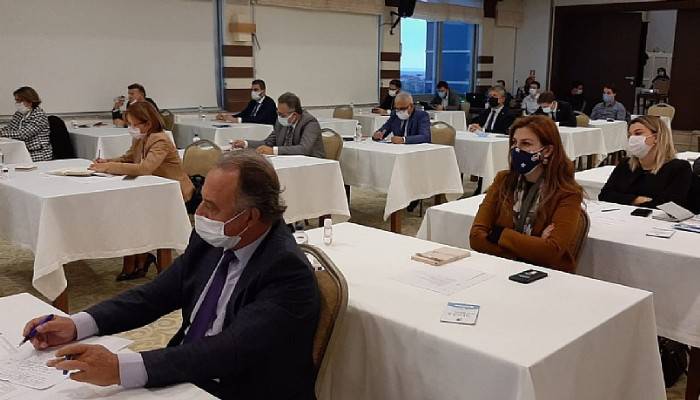 Belediye meclisinde belediye binası görüşüldü