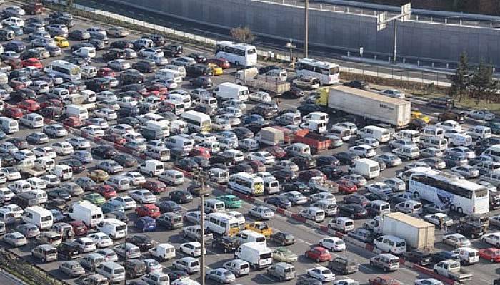 Bayram öncesi köprü trafiği durma noktasına geldi