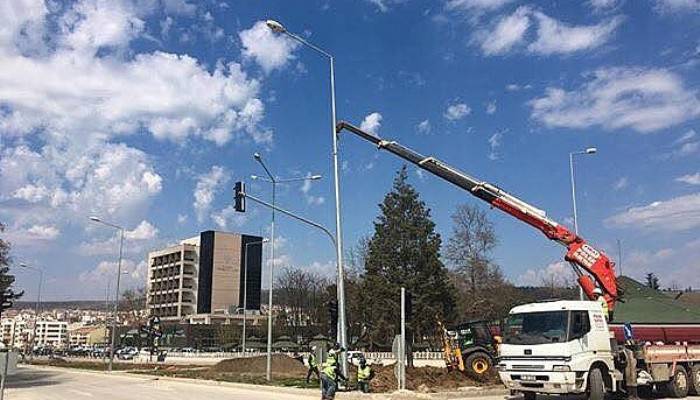 Çevre yolu ışıklandırmaları yenileniyor