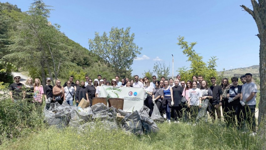 Çanakkale Onsekiz Mart Üniversitesi Öğrencilerinden Atikhisar Barajı'nda Örnek Çevre Temizliği