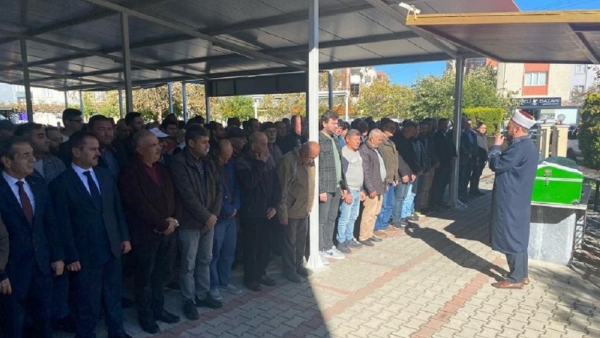 Vali Aktaş, Sarıbeyli Köyü Muhtarı Şahin Arslan’ın Babası Ali Arslan’ın Cenaze Törenine Katıldı