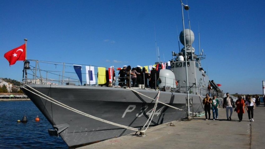 Çanakkale’de askeri gemiler halkın ziyaretine açılacak