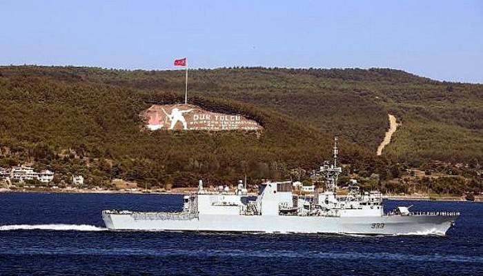 İngiliz ve Kanada fırkateynleri, Çanakkale Boğazı’ndan geçti (VİDEO)