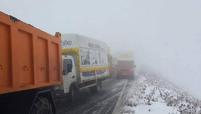 Tipi sebebiyle yolda mahsur kaldılar