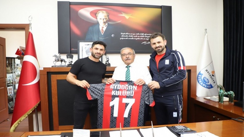 Gelibolu Aydoğan Kulübü yöneticilerinden Başkanı Özacar’ a ziyaret