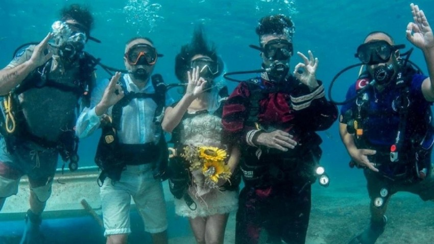 Gelibolu’da deniz altında nikah