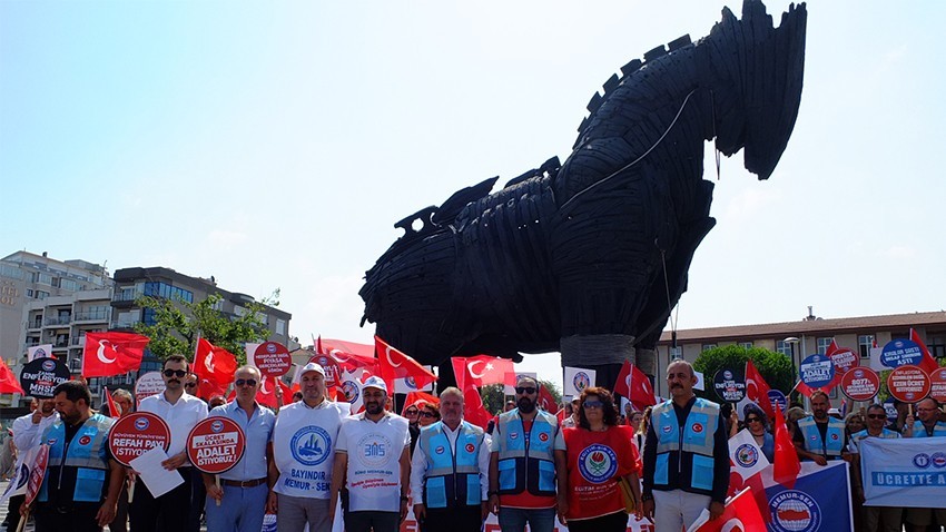 Hükümetin zam teklifine karşı Memur-Sen'den protesto (video)