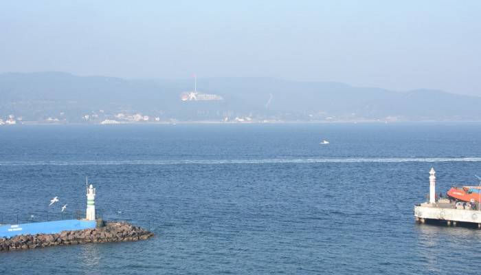 Çanakkale Boğazı, dev konteyner gemileri için 14 saat tek yönlü trafiğe kapatıldı