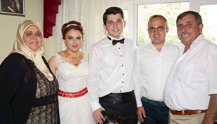 Turan düğün törenine katıldı