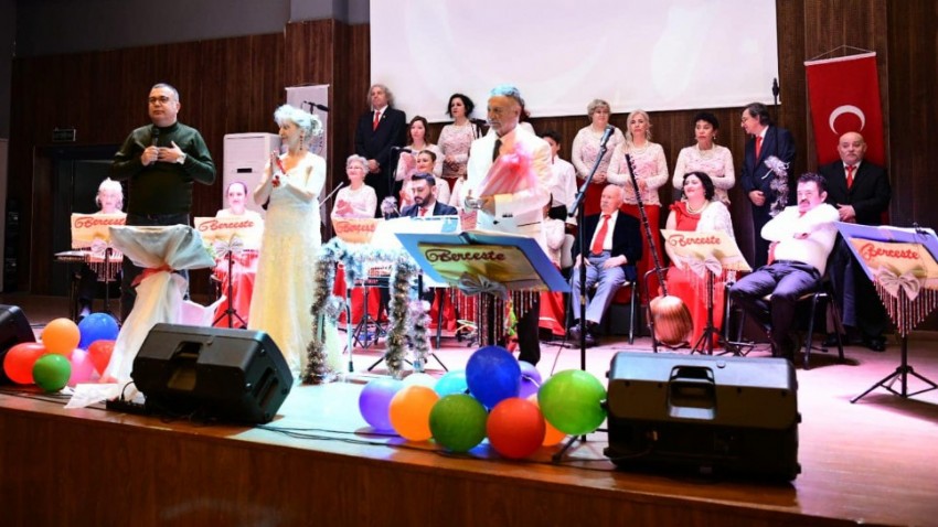 Kepez Belediyesi Berceste Türk Sanat Müziği Korosu Sevgililer Günü Konseri Büyük İlgi Gördü