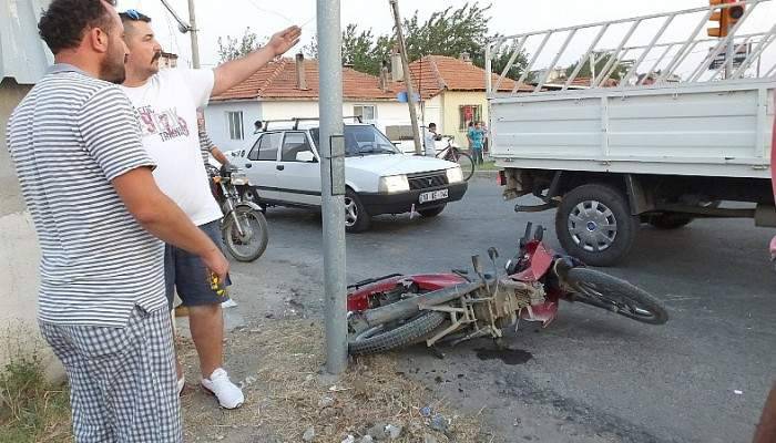 Burhaniye’de trafik kazası 2 yaralı