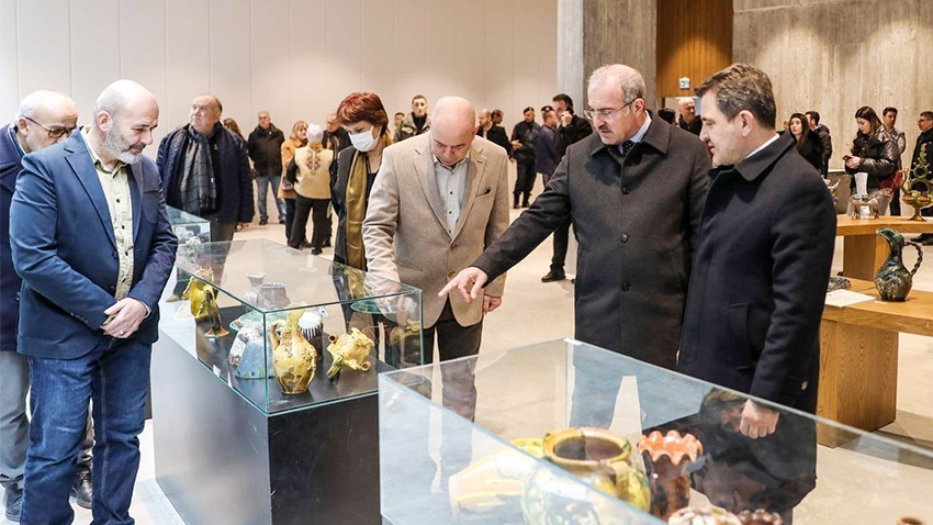 Çanakkale seramik sanatı gelenek ve modern yorumlarla buluştu