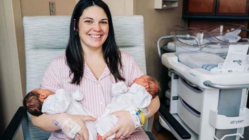 Çift rahimli bir kadın iki günde iki bebek doğurdu