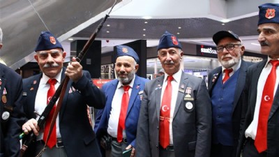 Ankara’da Çanakkale rüzgarı esti