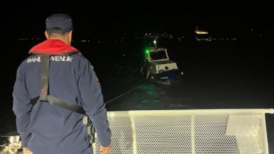 Çanakkale Açıklarında Sürüklenen 3 Kişi Kurtarıldı