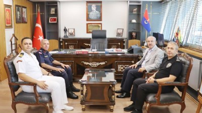 Vali Toraman’dan Jandarma Komutanına Ziyaret