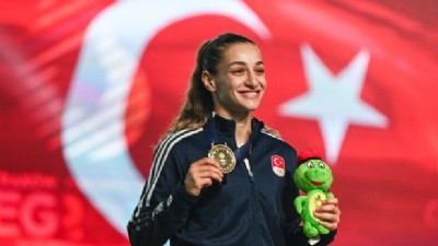 Buse Naz Çakıroğlu, üst üste üçüncü kez Avrupa şampiyonu  