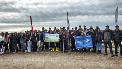 Bayramiç’te Yangından Zarar Gören Alanlar 2 Bin Fidanla Yeniden Yeşeriyor