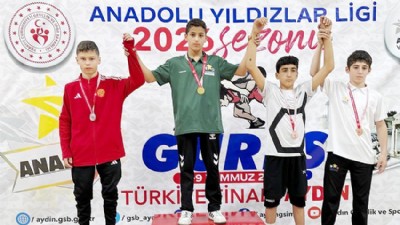 Ayvacık Belediyesi Sporcularından Güreş ve Tekvandoda Çifte Başarı
