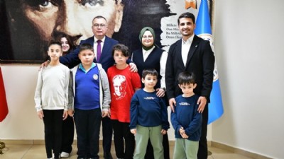 Kepez’de Özel Çocuklar Başkanlık Koltuğunda