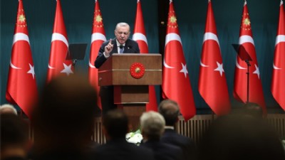“Topraklarını, özgürlüklerini ve onurlarını savunan Filistin halkının yanında dimdik duruyoruz”