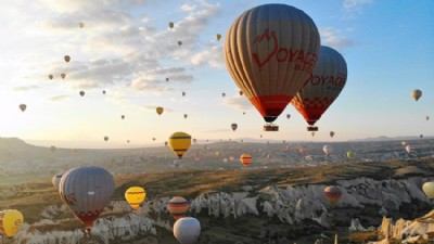 Sıcak Hava Balonları Dünyaya Açıldı