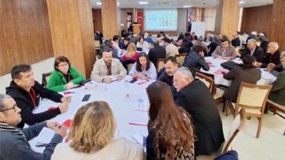 CHP’den “İktidara Doğru Yönetici Buluşmaları” Eğitimi