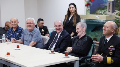 Çanakkale Protokolünden Huzurevine Bayram Ziyareti