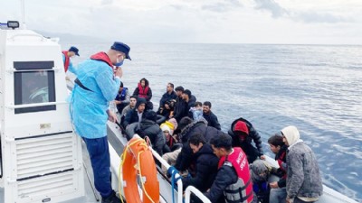 29 kaçak göçmen kurtarıldı